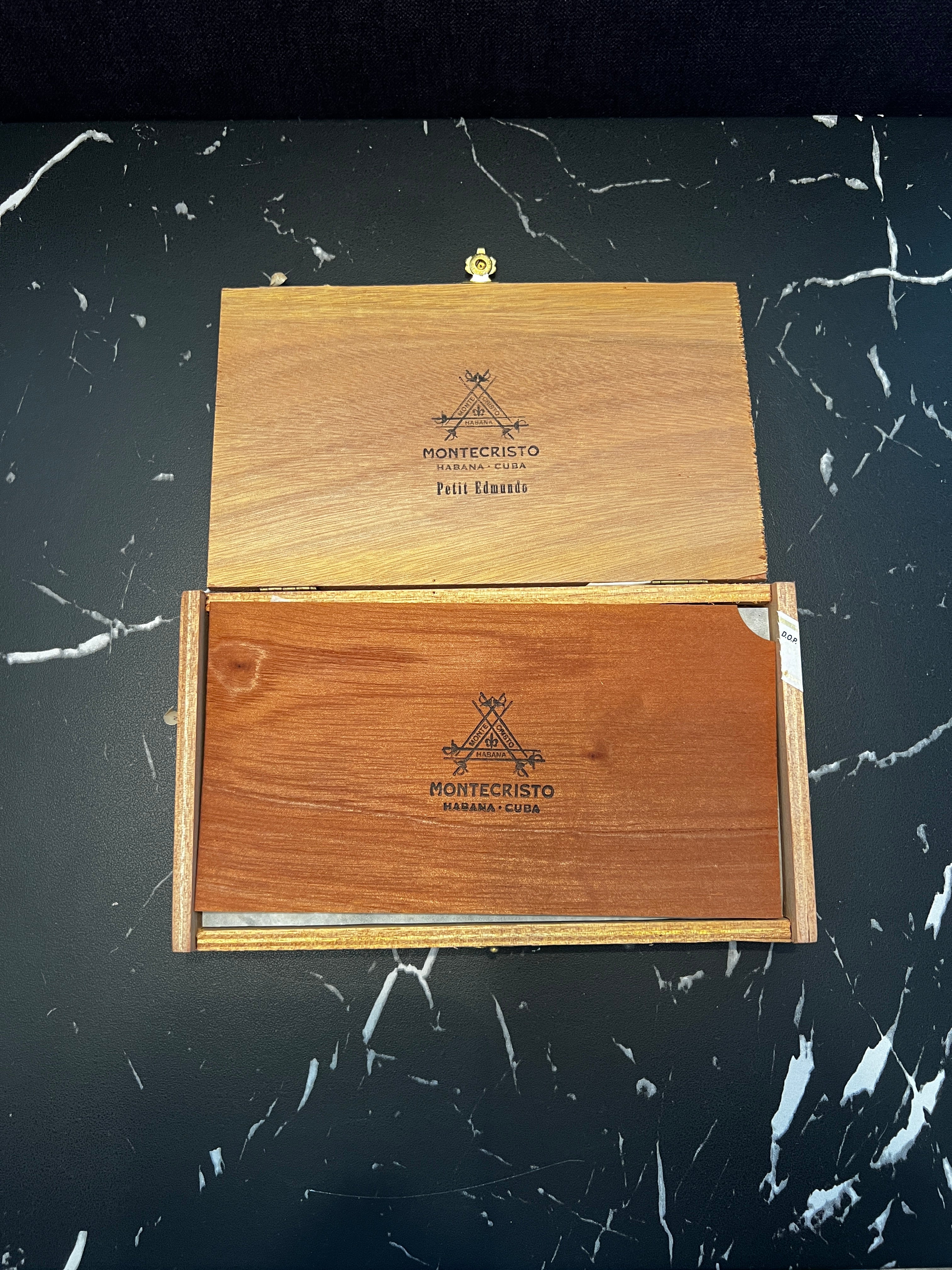 2011 Montecristo Petit Edmundo – Vintage | Box of 10 Cigars