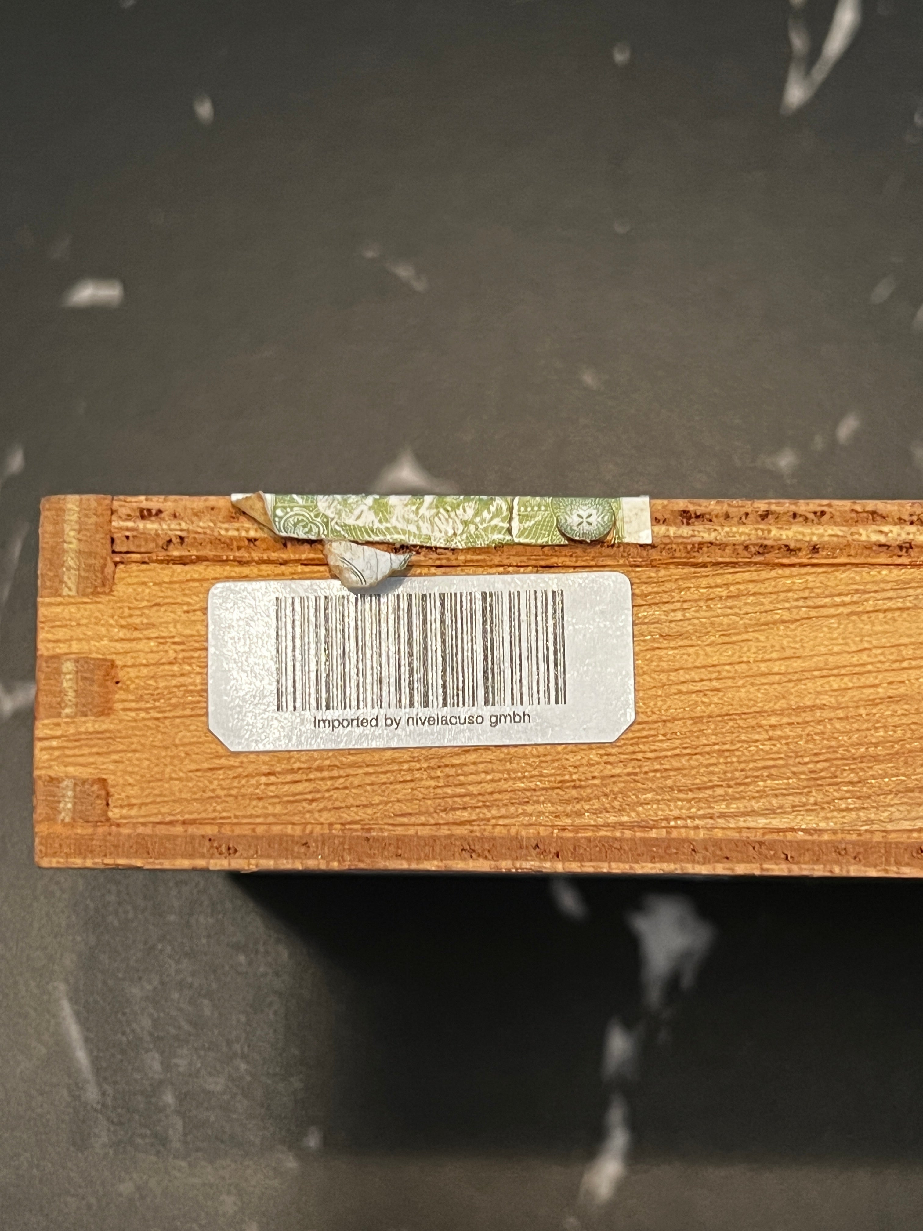 2011 Montecristo Petit Edmundo – Vintage | Box of 10 Cigars